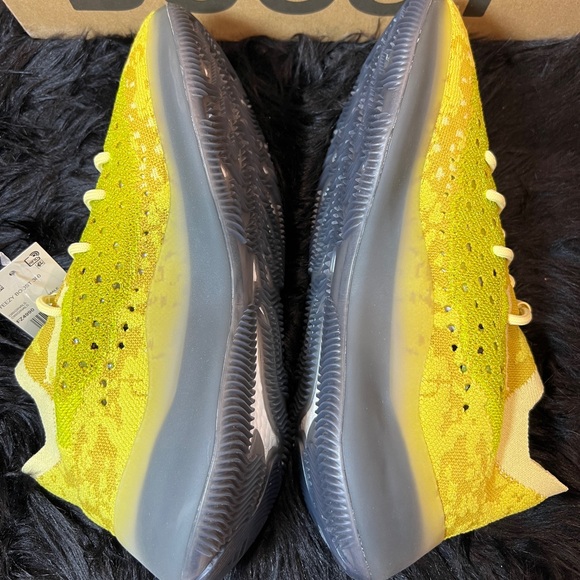 🔥 YEEZY 380 Hylite | NEW | Size 10.5M - Picture 4 of 7